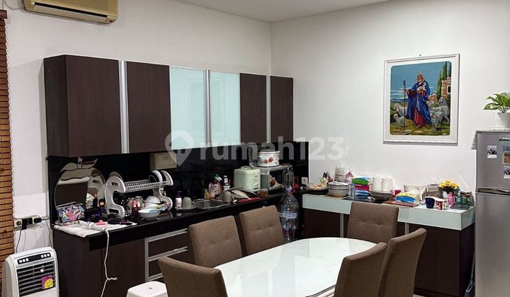 Minimalist 3-Story House at Istana Pasteur Regency | Near Toll Road & Maranatha Minimalist 3-Story House at Istana Pasteur Regency | Near Toll Road & Maranatha