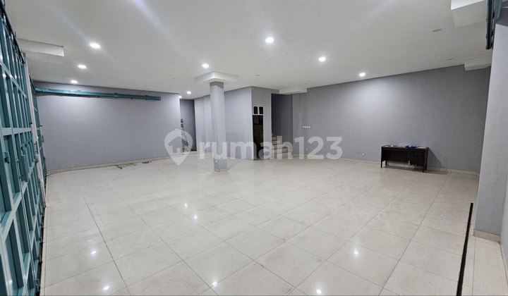 Disewakan Ruko Strategis di Pusat Lembang | Lebar 14 M | Listrik 10.600 W