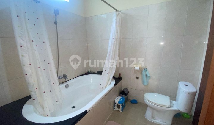 Exclusive Villa in North Dago Near Dago Dreampark | Pool | City & Forest View Exclusive Villa in North Dago Near Dago Dreampark | Pool | City & Forest View