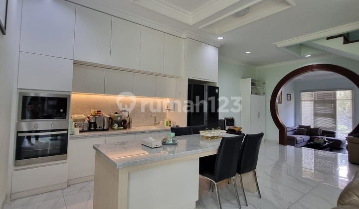 Rumah Mewah Full Furnish Singgasana Pradana | Lt 200 Lb 350 | 4+1 Kt | SHM Rumah Mewah Full Furnish Singgasana Pradana | Lt 200 Lb 350 | 4+1 Kt | SHM