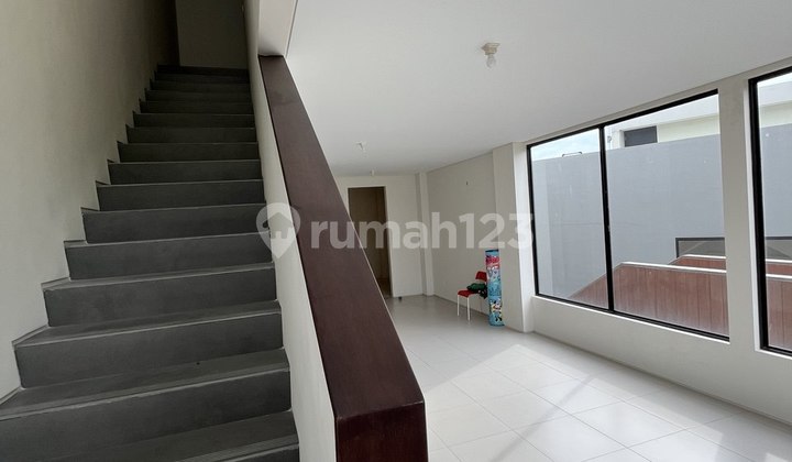 Strategic Ruko Sasakirana Kbp | 2nd Floor + Rooftop | Ample Parking | Open Price 85 Million 2