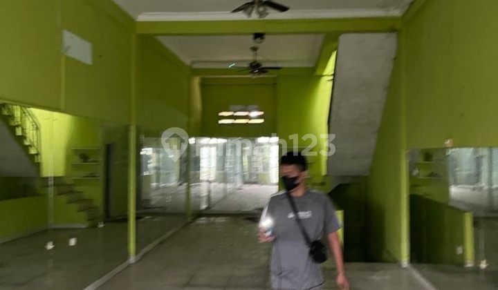 For Sale or Rent 2-Story Shop House Ready to Use in a Busy Location Ciledug Tangerang For Sale or Rent 2-Story Shop House Ready to Use in a Busy Location Ciledug Tangerang