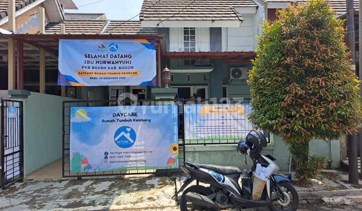 House in the City Ready to Live In Near Toll Road Access and Cilebut Station 2