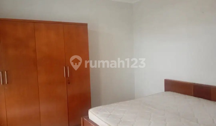 For Rent Beautiful, Well-Maintained House with Spacious Yard in Cihanjuang Cisintok