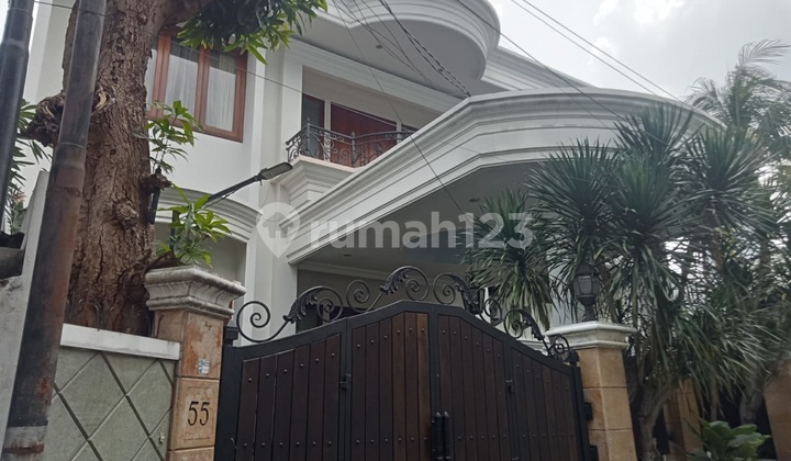 Rumah Modern di Lokasi Premium Kebayoran Baru Jakarta Selatan