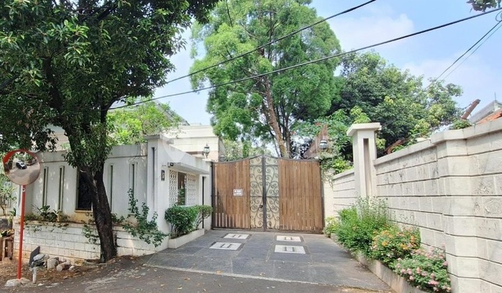 Premium House Auctioned Cheaply in Ampera, South Jakarta