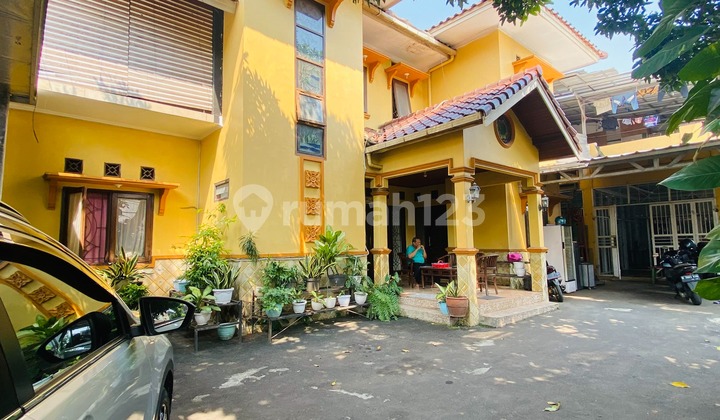Rumah Asri dan Luas di Beji Kota Depok 2