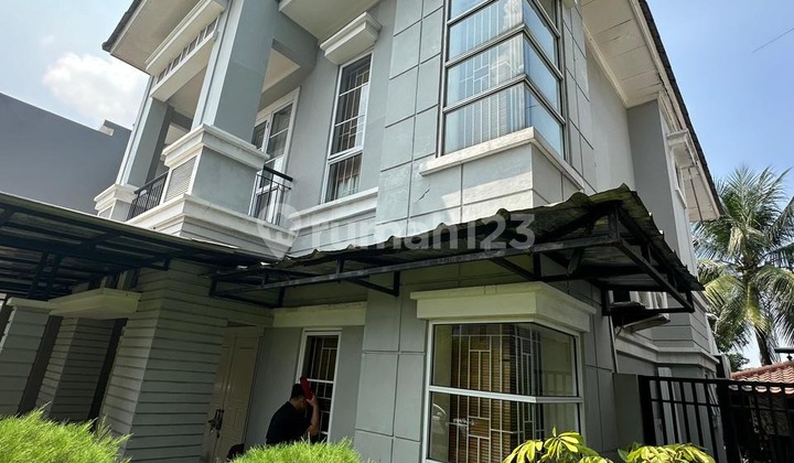 Rumah Modern di Kota Wisata Cluster Sulzburg Bogor Rumah Modern di Kota Wisata Cluster Sulzburg Bogor