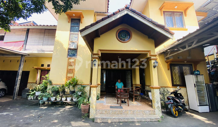 Rumah Asri dan Luas di Beji Kota Depok Rumah Asri dan Luas di Beji Kota Depok