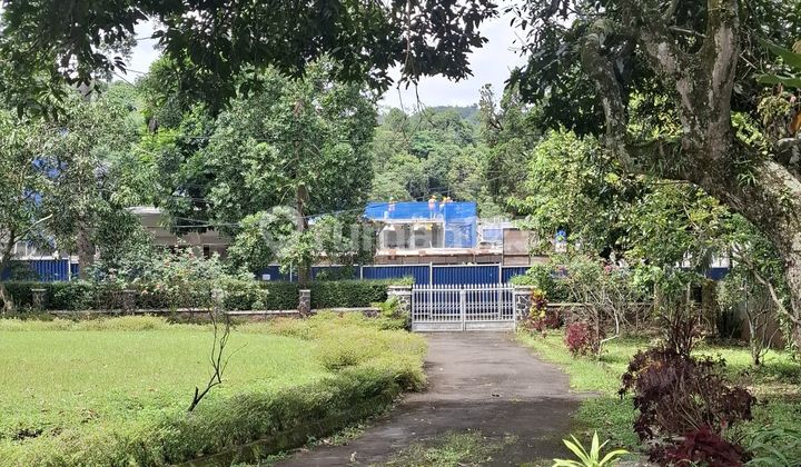 For Sale Heritage House Category B in Front of Five-Star Hotel in Ciumbuleuit 2