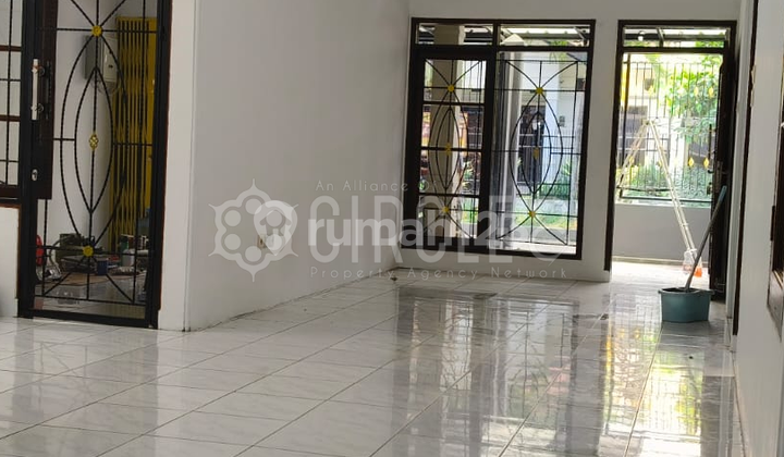 Rumah Luas di Taman Kopo Indah 3 Bandung