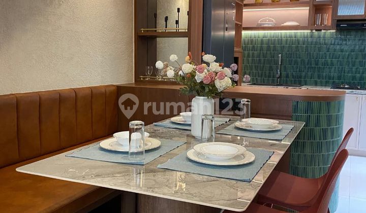 Rumah Elegan 2 Lantai di Kota Baru Parahyangan 2