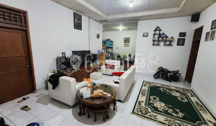 For Sale: 1-Story House in Antapani, Bandung For Sale: 1-Story House in Antapani, Bandung