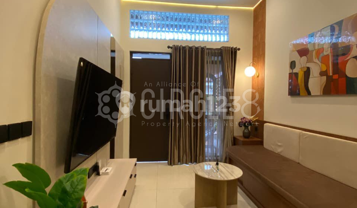 Rumah Elegan 2 Lantai di Kota Baru Parahyangan