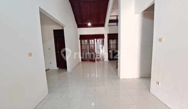 Dijual Rumah 2 Lt, Siap Huni , Antapani 2