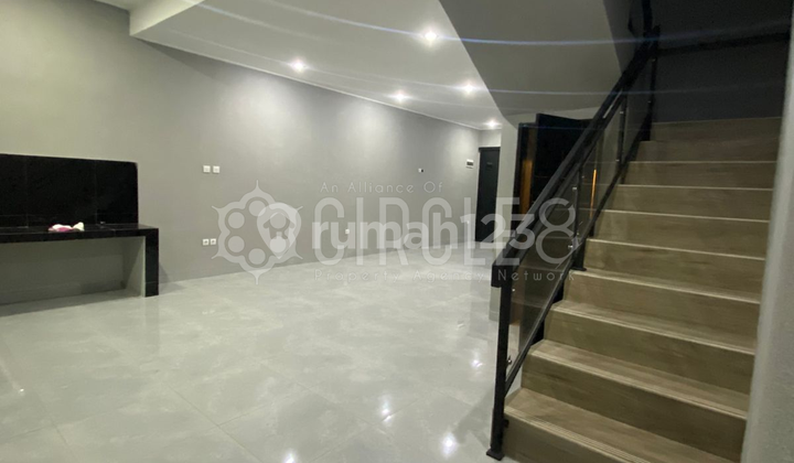 Rumah Baru 2 Lantai di Taman Kopo Indah 2