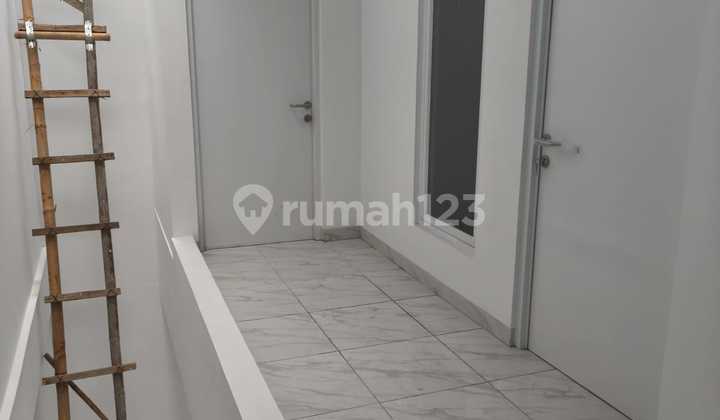 Strategic Shop House on Karapitan Main Road, Quick Sale 2