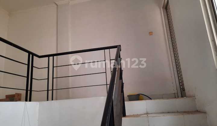 Ubertown Square Shop House in Front of KFC, 2 Floors, Quick Sale with SHM (Freehold Certificate) 2