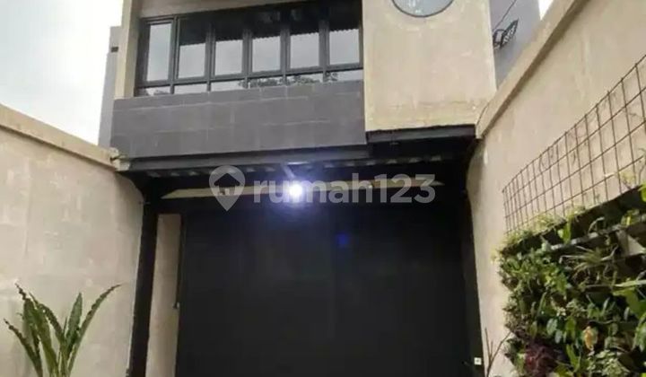 Rumah Usaha 3 Lantai Mainroad Sudirman Jual Cepat