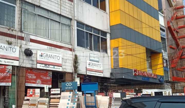 1 Bidang Tanah dengan Luas Total 169 M 2 Berikut Bangunan Ruko di Kota Adm. Jakarta Pusat 1 Bidang Tanah dengan Luas Total 169 M 2 Berikut Bangunan Ruko di Kota Adm. Jakarta Pusat