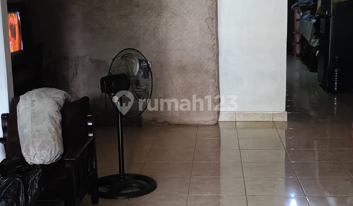 For Sale House on Jalan Rawamangun, Land Size 137. On the roadside, Central Jakarta. 2