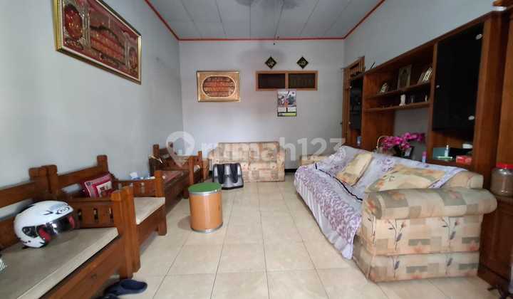 Corner House 400m2 in DKI Meruya Selatan Subdivision 2