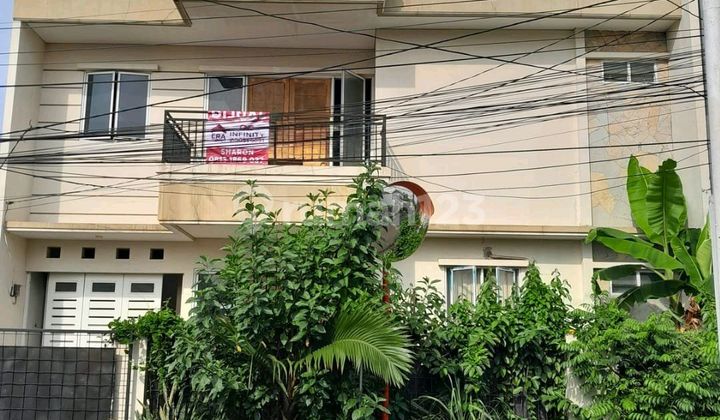 Rumah Dua Lantai Bebas Banjir di Komp. Unilever Meruya