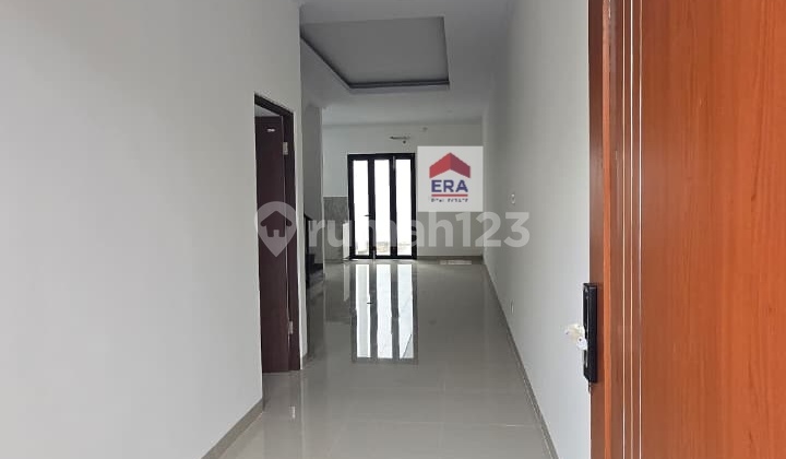 Brand New House Ready to Live In, Flood-Free and Wide Road in Meruya Kembangan 2