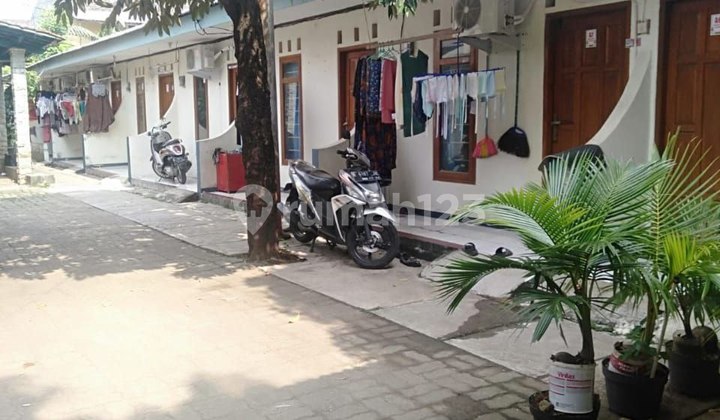 Kosan Depan Kampus Muhammadiyah 70 Pintu Kost di Ciputat 24222.0 m² SHM Kosan Depan Kampus Muhammadiyah 70 Pintu Kost di Ciputat 24222.0 m² SHM