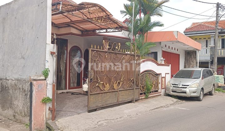 Rumah 2 Lantai Dan Kios, Semi Furnished Kota Bekasi 