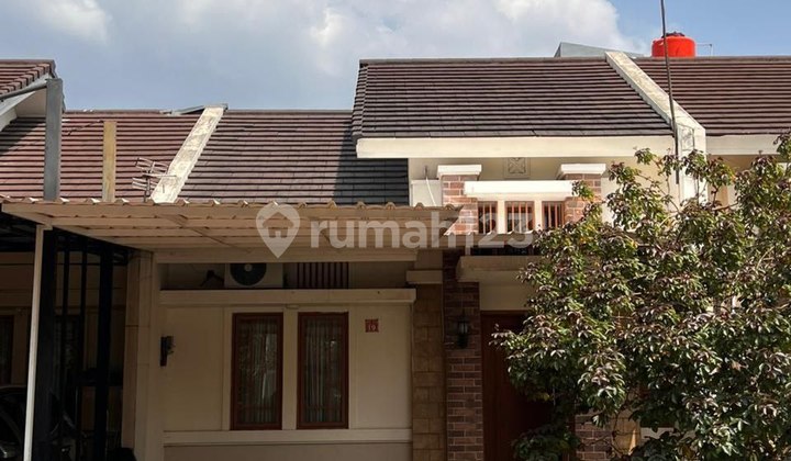 Ready-to-Occupy House in Grand Wisata Cluster Water Garden