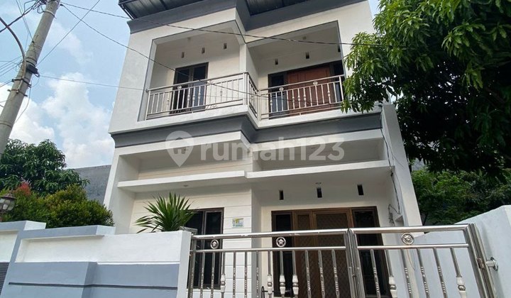 Rumah 2 Lantai Grand City Bekasi Timur Rumah 2 Lantai Grand City Bekasi Timur