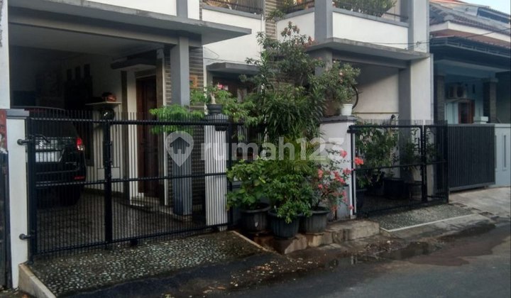 Rumah 2,5 Lantai Full Renovasi Semi Furnished Taman Galaxi Indah Bekasi Selatan