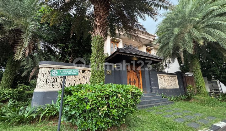 Rumah Sultan 3 Lantai Kota Bekasi, Semi Furnished 2