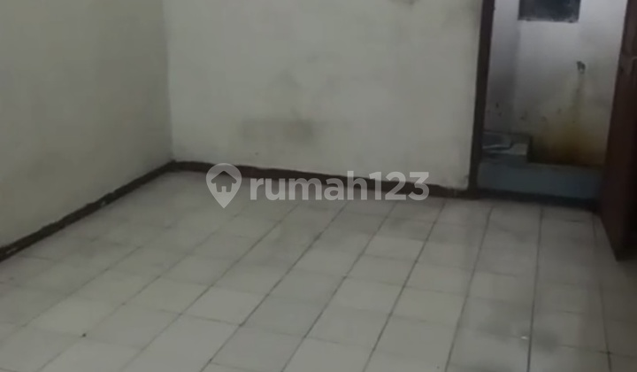 For Rent 2 Shop Houses in Cempaka Putih, Central Jakarta, Location by Main Road 2