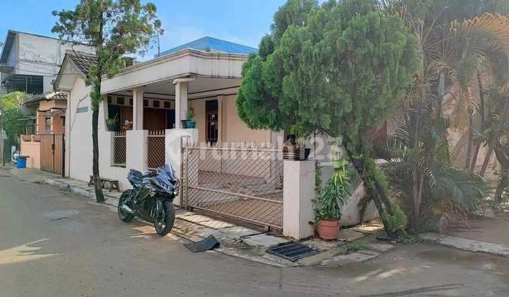 Dijual Rumah Bagus Dalam Komplek SHM di Cimanggis, Depok , Jawa Barat Dijual Rumah Bagus Dalam Komplek SHM di Cimanggis, Depok , Jawa Barat