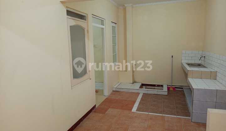 Rumah Cantik Yg Baru Renovasi Di Pusat Kota Dengan Harga Yang Sangat Murah 2