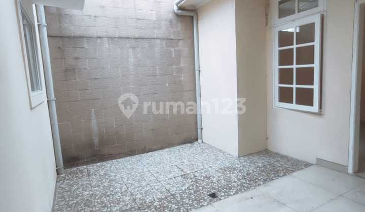 2-Story House Near City Center Within a Comfortable and Green Cluster 2