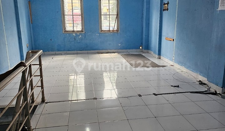 Ruko Siap Pakai Dengan Lahan Parkir Luas Dan Lingkungan Nyaman Ruko Siap Pakai Dengan Lahan Parkir Luas Dan Lingkungan Nyaman