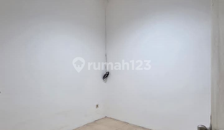 Ready-to-Use Good Ruko on Main Road, within Yg Area, with Complete Facilities. 2