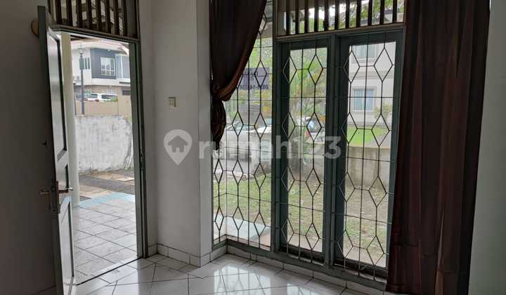 Beautiful 2-Story House Near Shopping Center and Complete Facilities 2