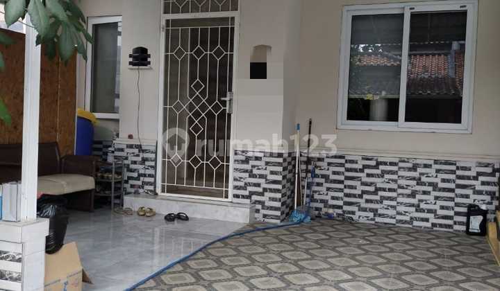 Ready-to-Occupy House in a Cluster Near City Center and Toll Road