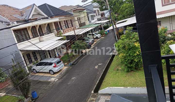 Rumah Besar Super Cantik dengan Harga Menawan di Pusat Kota Dekat ******** dan Akses Tol