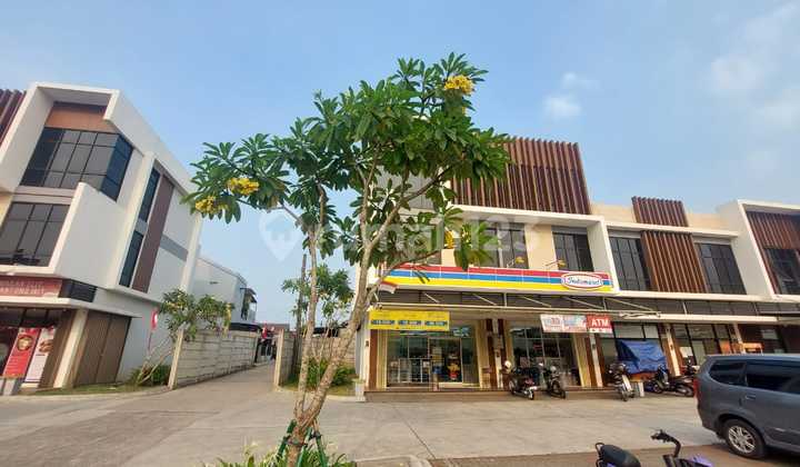 2.5-Storey Ready-to-Use Shop House in Prime Location with Ample Parking, Adjacent to Indomaret, Close to City Center and Industrial Area 2.5-Storey Ready-to-Use Shop House in Prime Location with Ample Parking, Adjacent to Indomaret, Close to City Center and Industrial Area