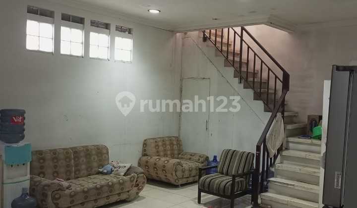 Rumah Luas Dan Strategis Taman Rahayu Rumah Luas Dan Strategis Taman Rahayu