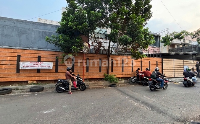 Rumah 2 Lantai Hook Lokasi Strategis di Komplek Dpr, Palmerah Barat, Jakarta Barat 2