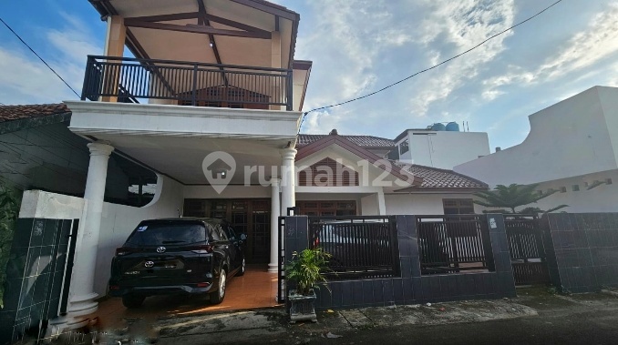 Rumah Murah 2 Lantai di Jl. Damai, Petukangan Selatan, Jakarta Selatan.. Akses Mudah ke Tol Petukangan-Ciledug! Rumah Murah 2 Lantai di Jl. Damai, Petukangan Selatan, Jakarta Selatan.. Akses Mudah ke Tol Petukangan-Ciledug!