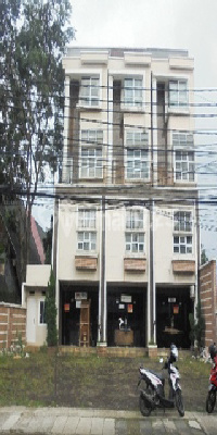 3 Shophouses in a Strategic Location, a Step Away from Tanjung Barat Station and Tb Simatupang Toll Road, South Jakarta 1