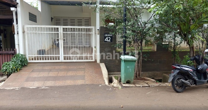 Rumah Modern Minimalis 2 Lantai di Jl. Loka Indah, Kalibata, Pancoran, Jakarta Selatan Rumah Modern Minimalis 2 Lantai di Jl. Loka Indah, Kalibata, Pancoran, Jakarta Selatan