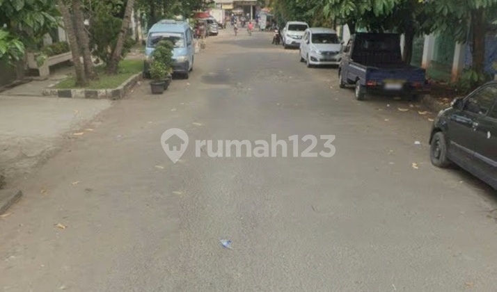 Rumah Mewah Classic 2 Lantai Dalam Komplek Bulog, Lokasi Strategis di Jakarta Timur 2